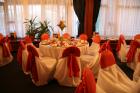 aranjamente Restaurant Club Floreasca  huse albe tafta + funde corai